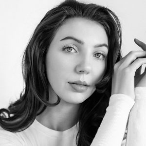 veronika kindred headshot